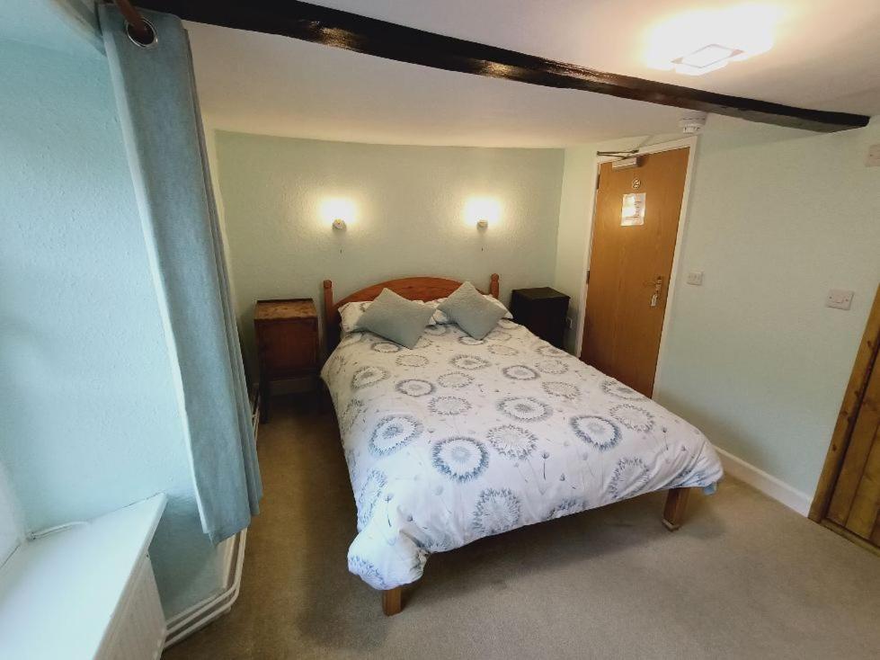 The Harp Inn Glasbury 外观 照片